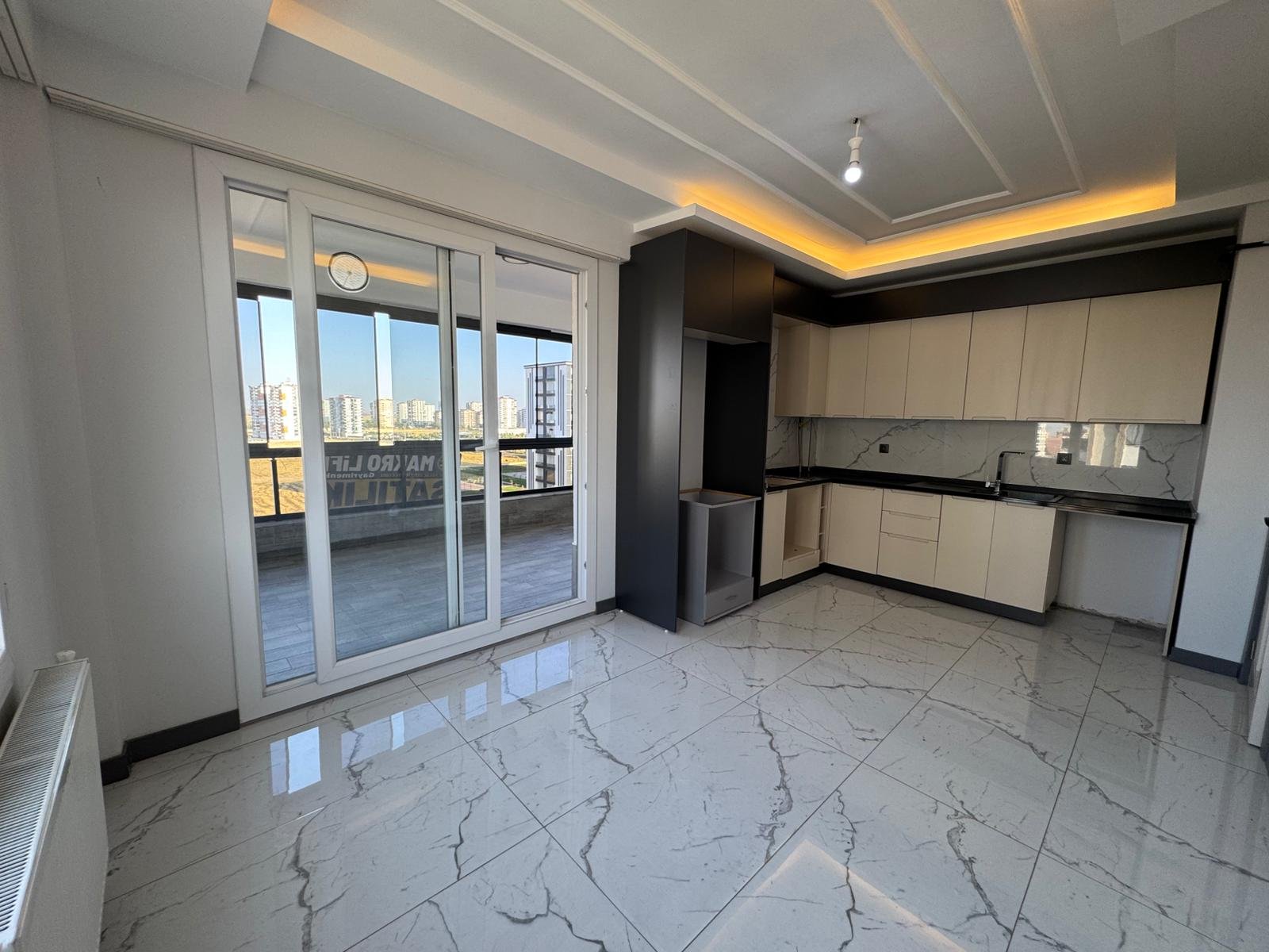 ÜÇKUYULAR TARHAN ASMİRDE 2.5+1 SATILIK LÜX DAİRE 