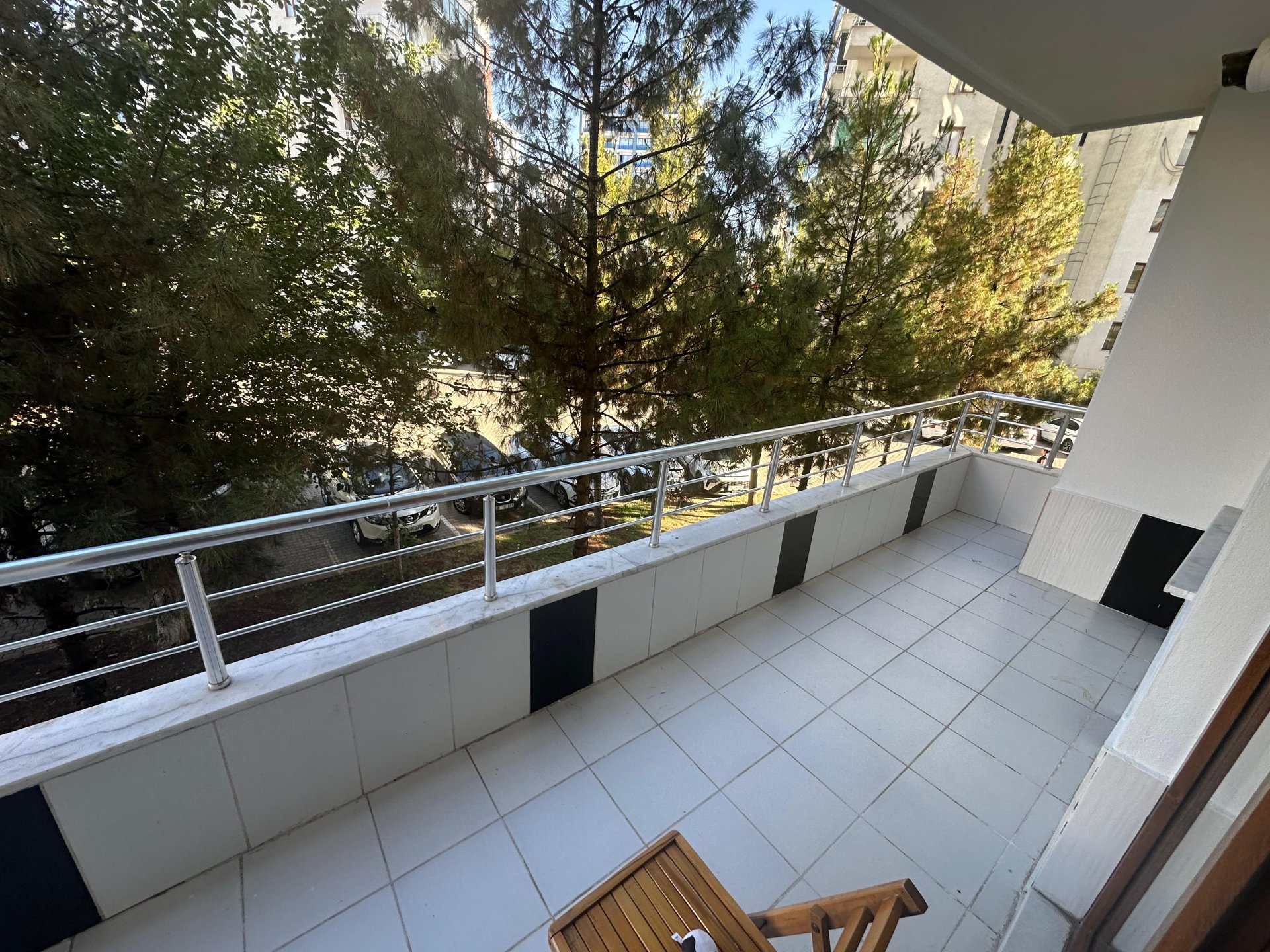 KAYAPINAR 75 CADDE HARİKA KONUMDA SATILIK DAİRE