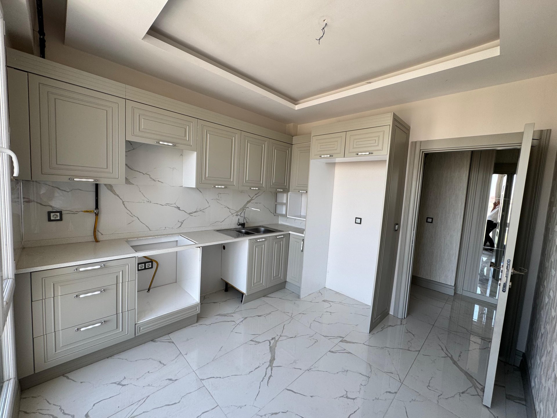 BAĞCILAR ARAÇ MUAYENE KAVŞAĞINDA RİVA YAPI KALİTESİYLE 2+1 FIRSAT DAİRE!