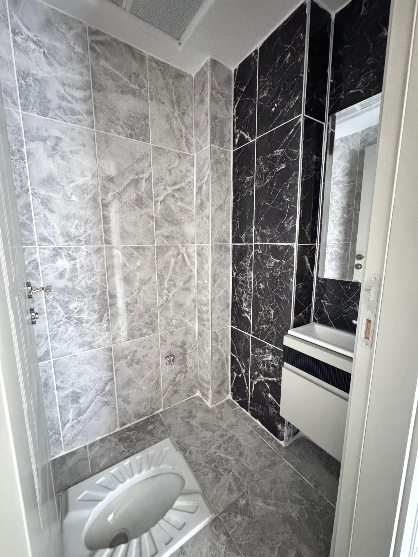 BAĞCILAR ARAÇ MUAYENE KAVŞAĞINDA RİVA YAPI KALİTESİYLE 2+1 FIRSAT DAİRE!