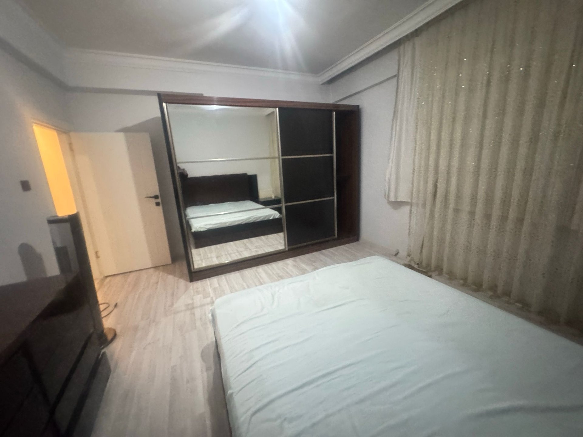 URFA YOLU ÜZERİYENİ HAL CİVARINDA TAŞINMAYA HAZIR TERTEMİZ BAKIMLI 3+1 SATILIK DAİRE