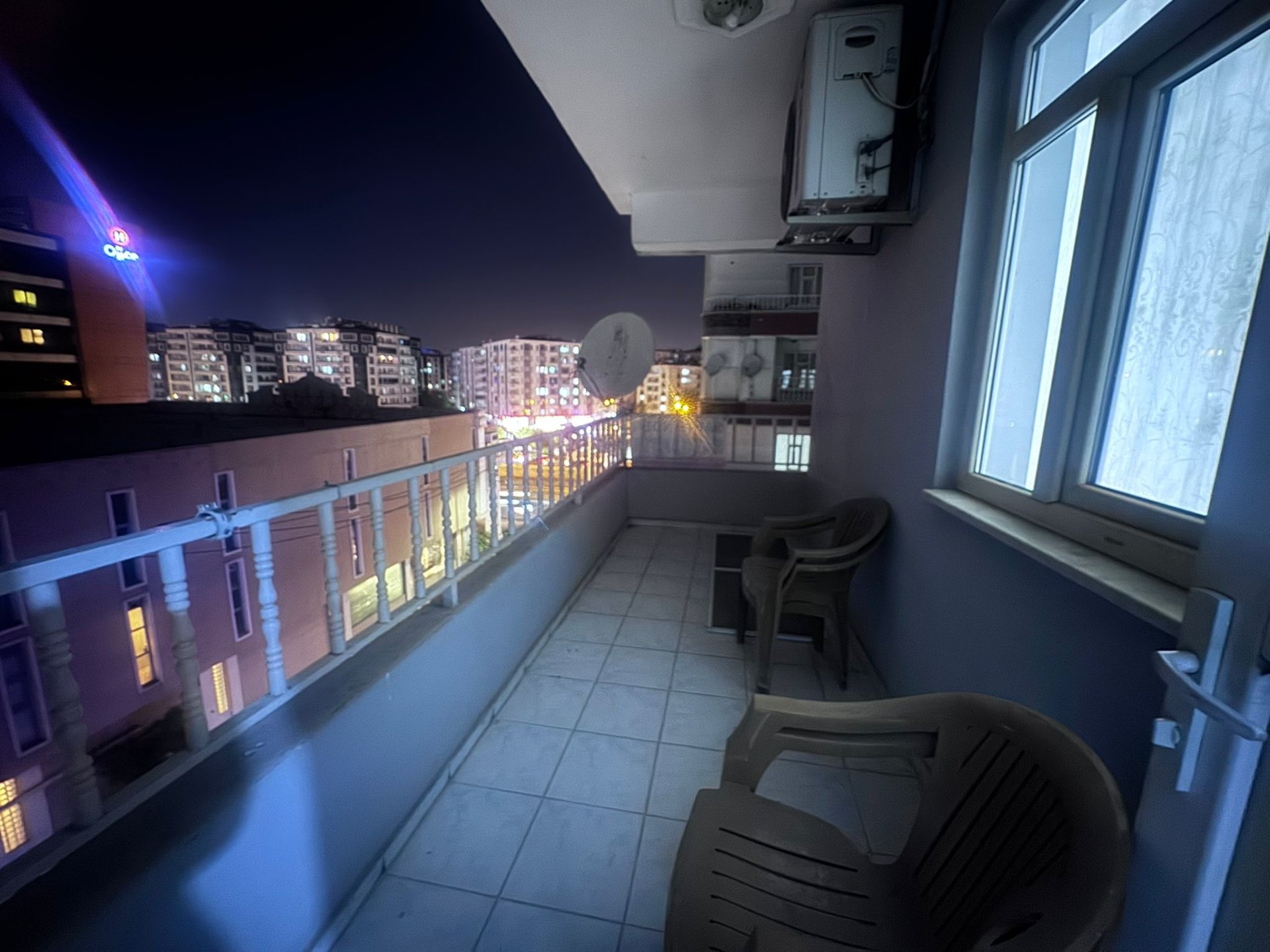 URFA YOLU ÜZERİYENİ HAL CİVARINDA TAŞINMAYA HAZIR TERTEMİZ BAKIMLI 3+1 SATILIK DAİRE