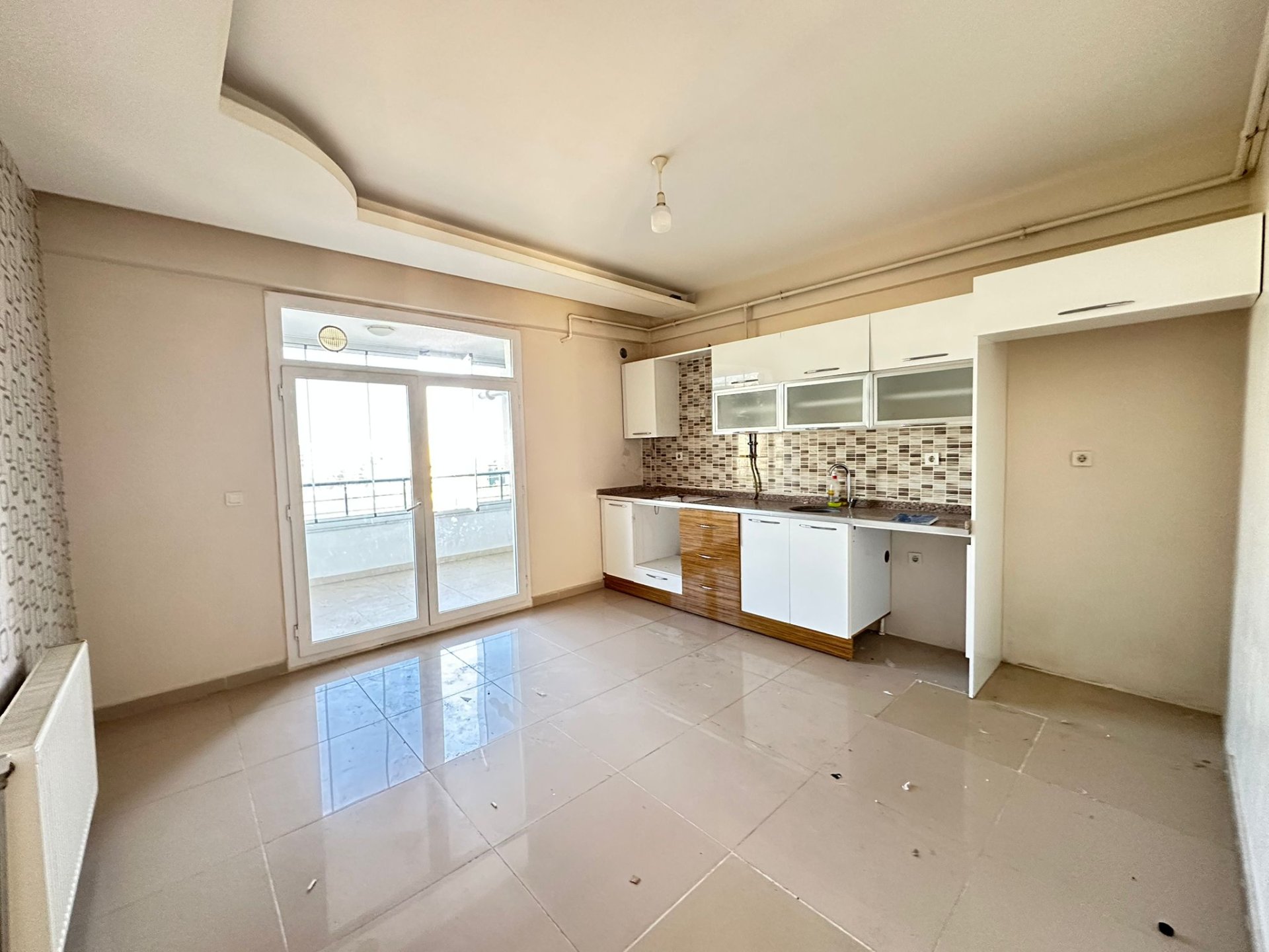 BAĞCILAR  OTOGAR KARŞISINDA 3+1 HAZIR DAİRE