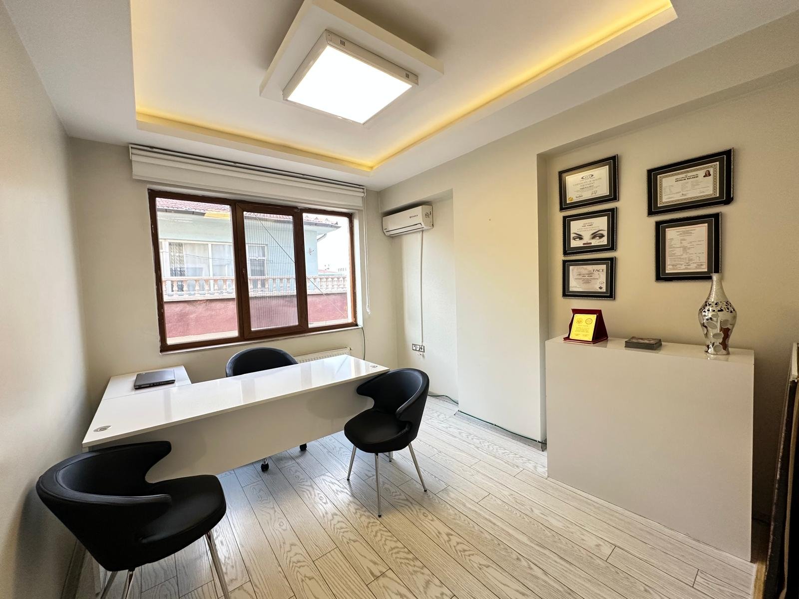 YENİŞEHİR OFİS DE 3+1 KİRALIK LÜKS PLAZA