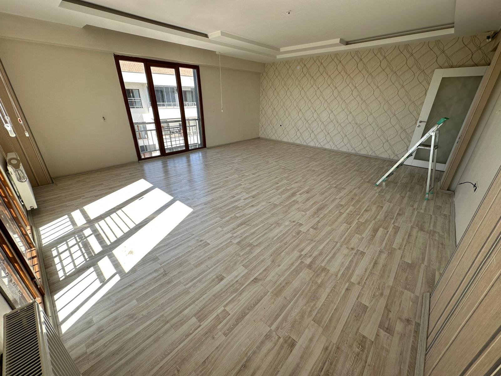 RADİSON KARŞISINDA FULL MANZARALI 4,5+1 BOŞ DAİRE