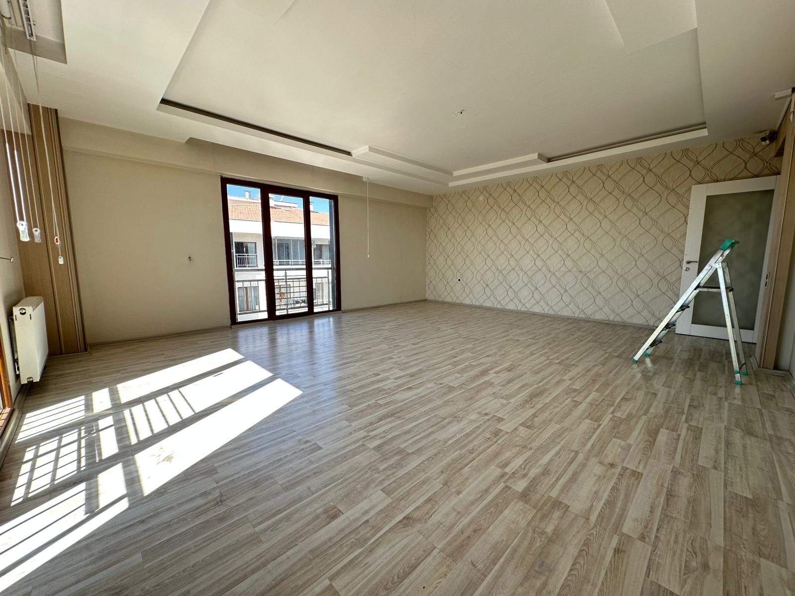 RADİSON KARŞISINDA FULL MANZARALI 4,5+1 BOŞ DAİRE