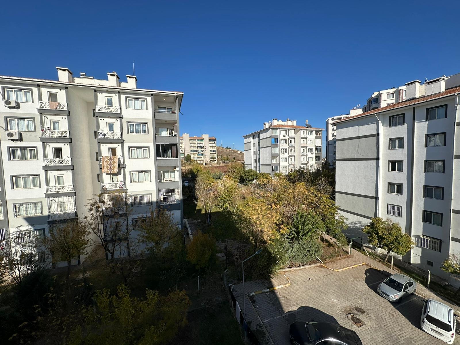 ÇÖLGÜZELİ TOKİDE 2+1 ETRAFI AÇIK EN GÜZEL KONUMDA SATILIK DAİRE