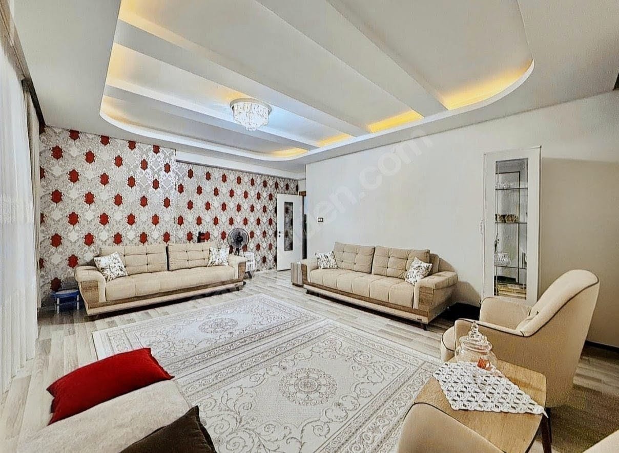 YETİŞEN ALIR BAĞCILAR ESKİ SİVEREK CADDESİNDE 3+1 LÜKS DAİREMİZ SATIŞTADIR